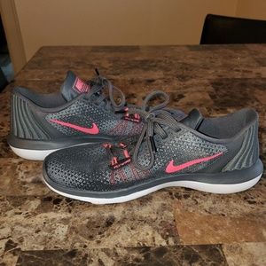 Nike women's training flex tr5 size 7 shoes